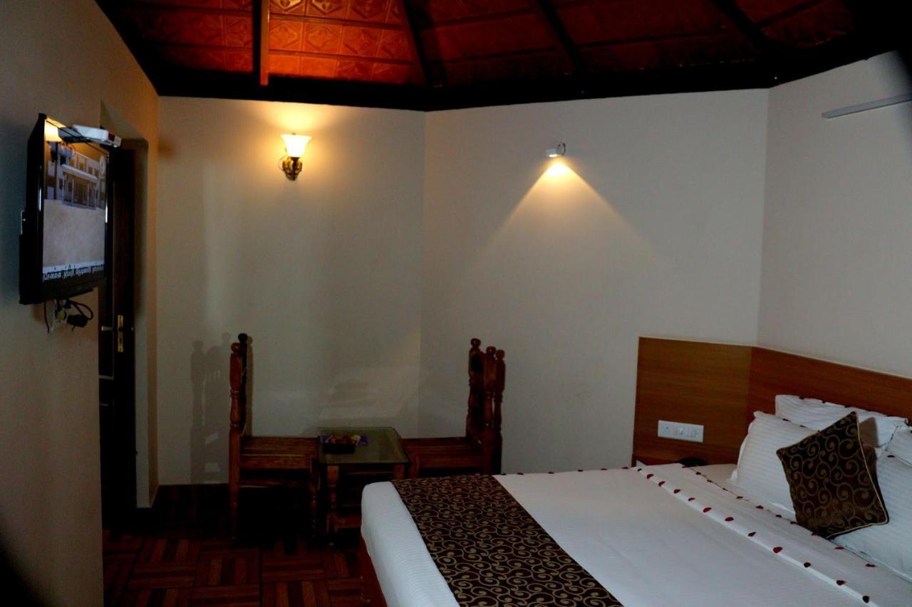 ACK Palacce Inn Yercaud Esterno foto